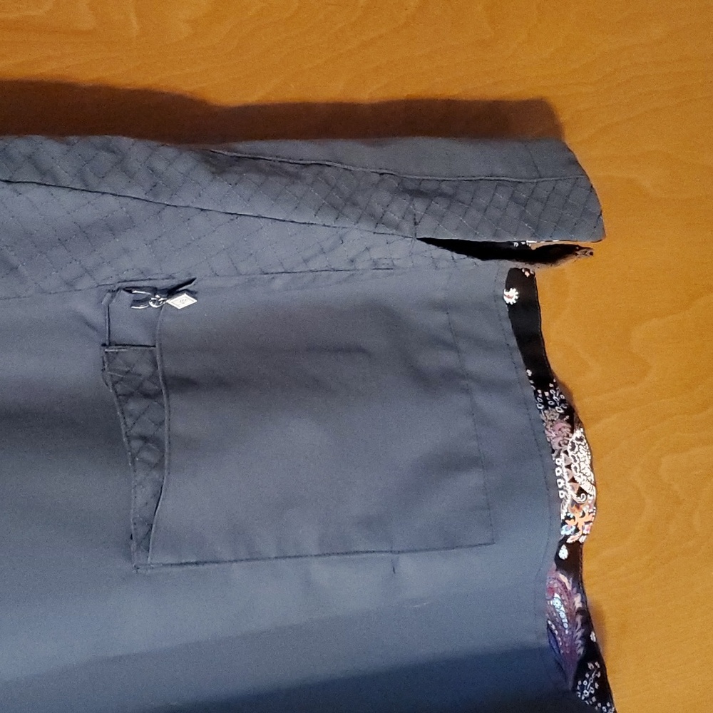 Scrub Top - Picture 3 of 4